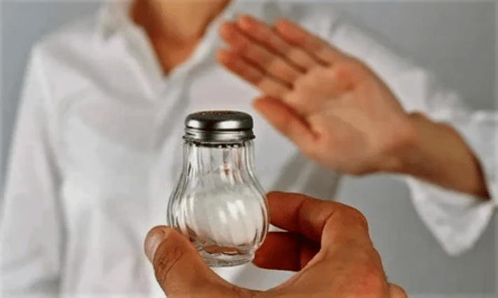 Refusing salt on weight loss diet